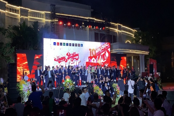 BÙNG NỔ NIỀM VUI TRONG ĐẠI LỄ MUSIC FOOTBALL CLUB MỪNG SINH NHẬT 10 TUỔI TẠI SKYLINE COFFEE