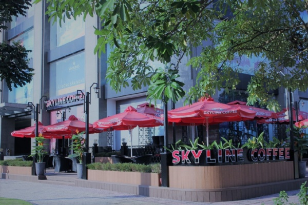 Long Biên Skyline Coffee